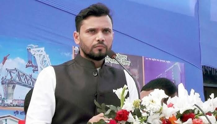 বিসিবি সভাপতি হওয়ার দৌড়ে মাশরাফি