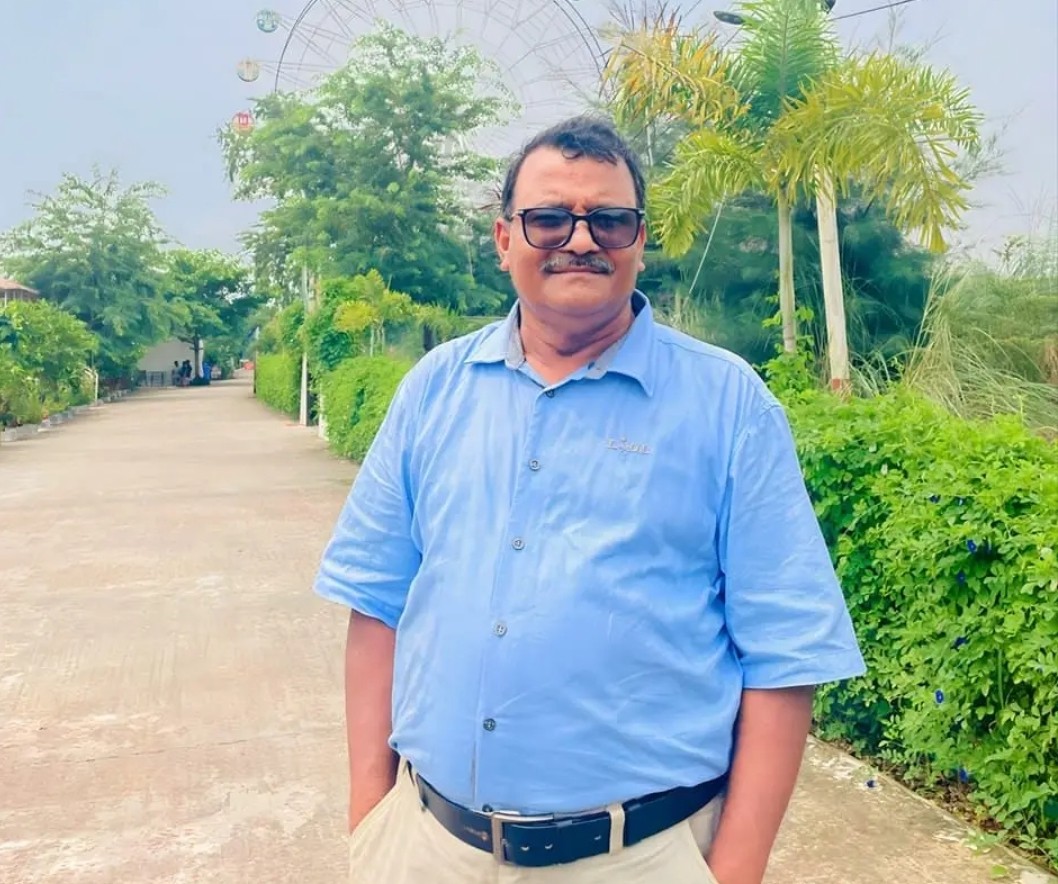 কবিতা :-মিষ্টিকথা খায় না