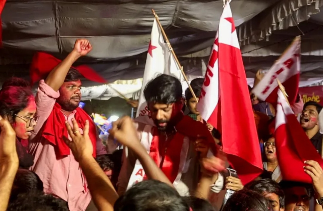 জেএনইউতে, নির্বাচনের আগে ভারতের মোদির বিরুদ্ধে ছাত্র ‘শিখা ফ্লিকার’