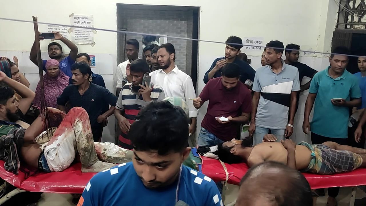 নড়াইলে বিএনপির লোকজনের উপর গুলি বর্ষণ ও কুপিয়ে যখম