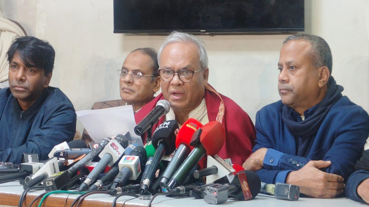সরকারের মহাদুর্নীতির কারণে দ্রব্যমূল্য লাগামহীন : রিজভী