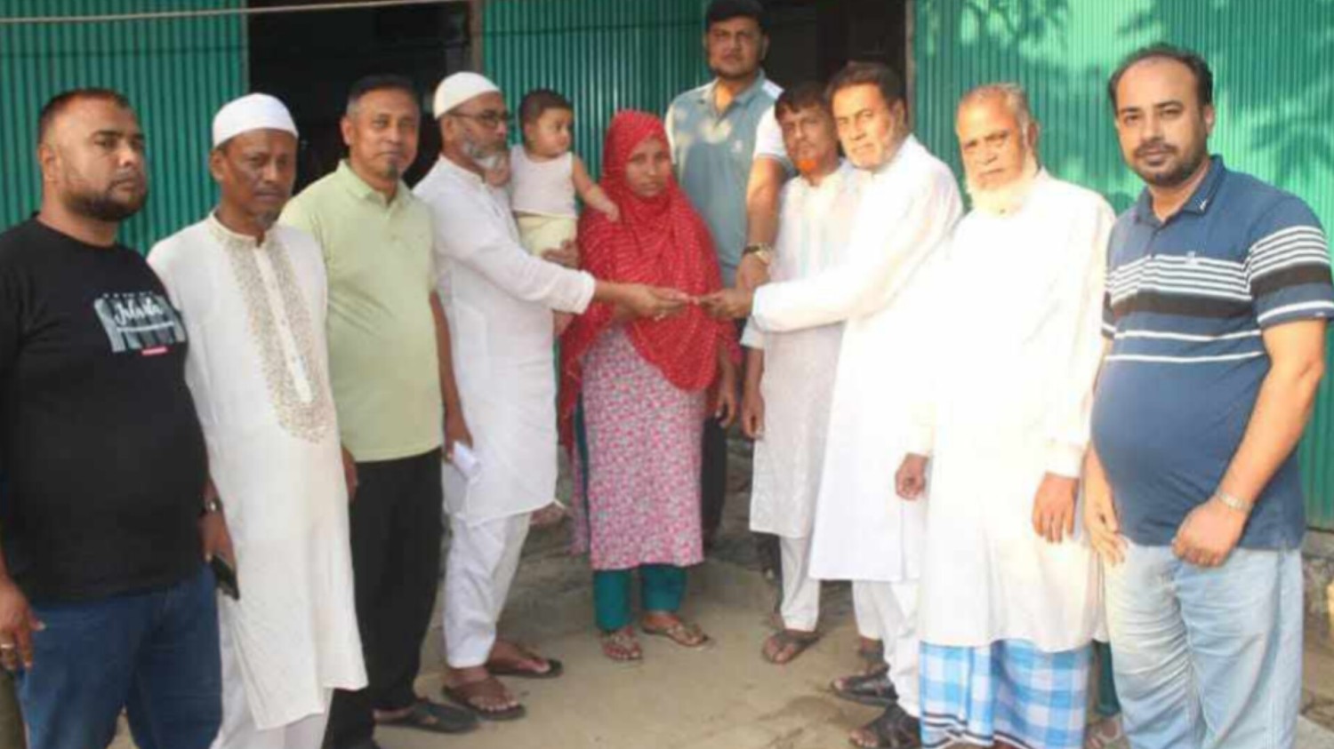 দেবিদ্বার শহীদ রুবেল ও সাব্বিরের পরিবারের মাঝে আর্থিক নগদ অনুদান প্রদান
