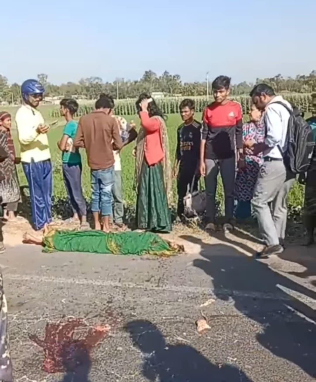 পঞ্চগড় ঠাকুরগাঁও মহাসড়কে ট্রাক ও মটসাইকেল মুখোমুখি সংঘর্ষে সড়ক দুর্ঘনায় নিহত-১, আহত- ১