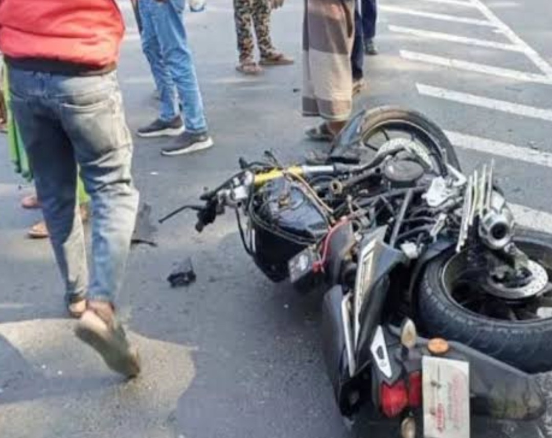 নড়াইলে মোটরসাইকেল দুর্ঘটনায় যুবক নিহত