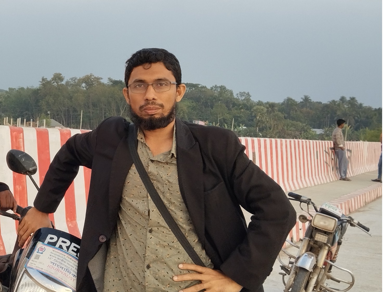 কবিতা :-  আষাঢ়ের বৈচিত্র্য