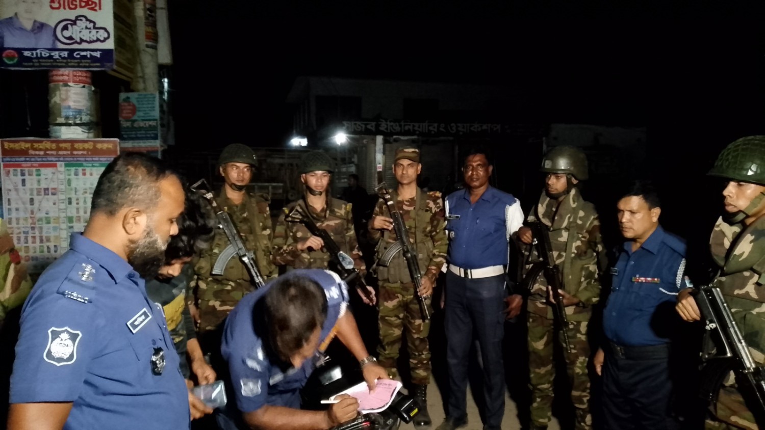 নড়াইলের কালিয়ায় যৌথ বাহিনীর অভিযানে ৭টি গাড়ি জব্দসহ ৭ হাজার ৫শত টাকার মামলা