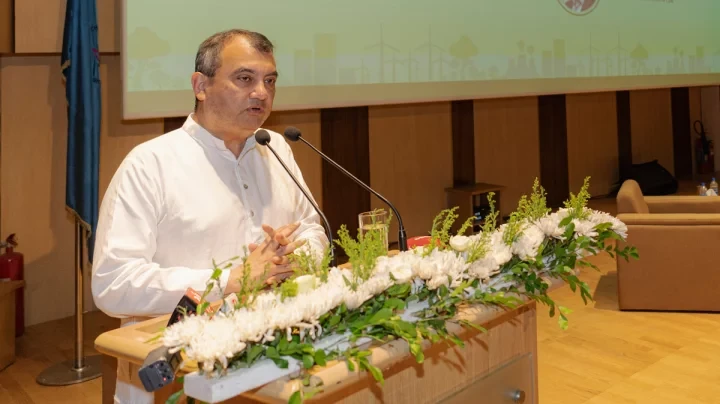 জলবায়ু বিজ্ঞানী সালিমুল হক স্মারক বক্তৃতা অনুষ্ঠিত আইইউবিতে
