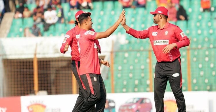 সেরা তিনে বরিশাল, টানা ৯ ম্যাচ হারলো ঢাকা