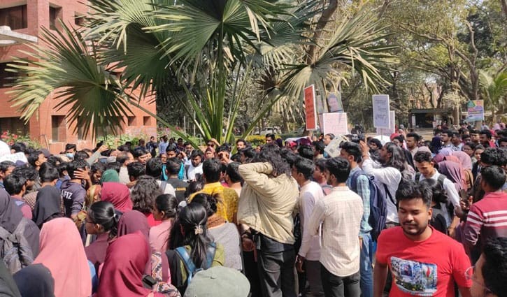 জাবিতে ধর্ষণ: অভিযুক্ত সনদ স্থগিত, তদন্ত কমিটি