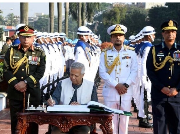 সশস্ত্র বাহিনীর বীর শহিদদের প্রতি শ্রদ্ধা প্রধান উপদেষ্টার