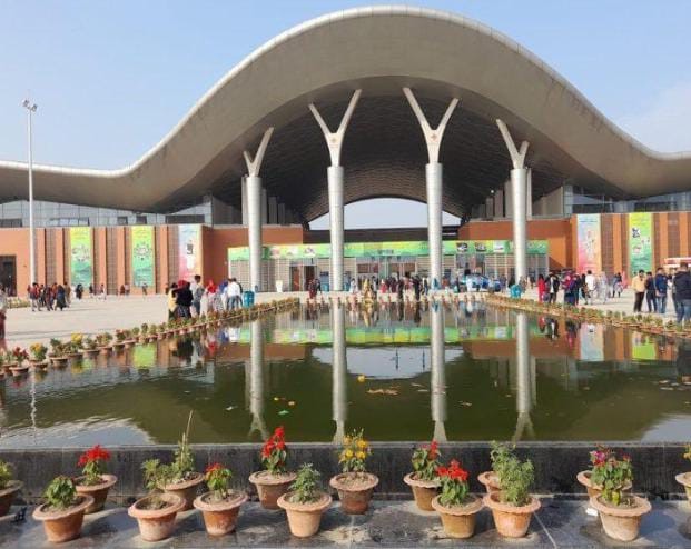 বাণিজ্য মেলা পিছিয়ে গেলো:-পূর্বাচলে