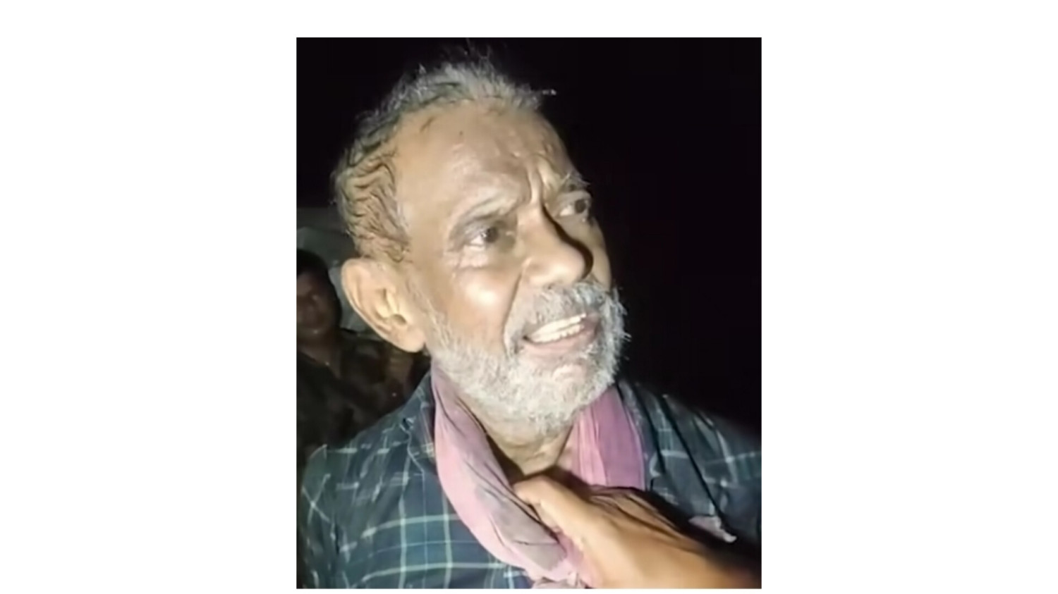 আদালতে সাবেক বিচারপতি মানিকের ওপর ডিম নিক্ষেপ