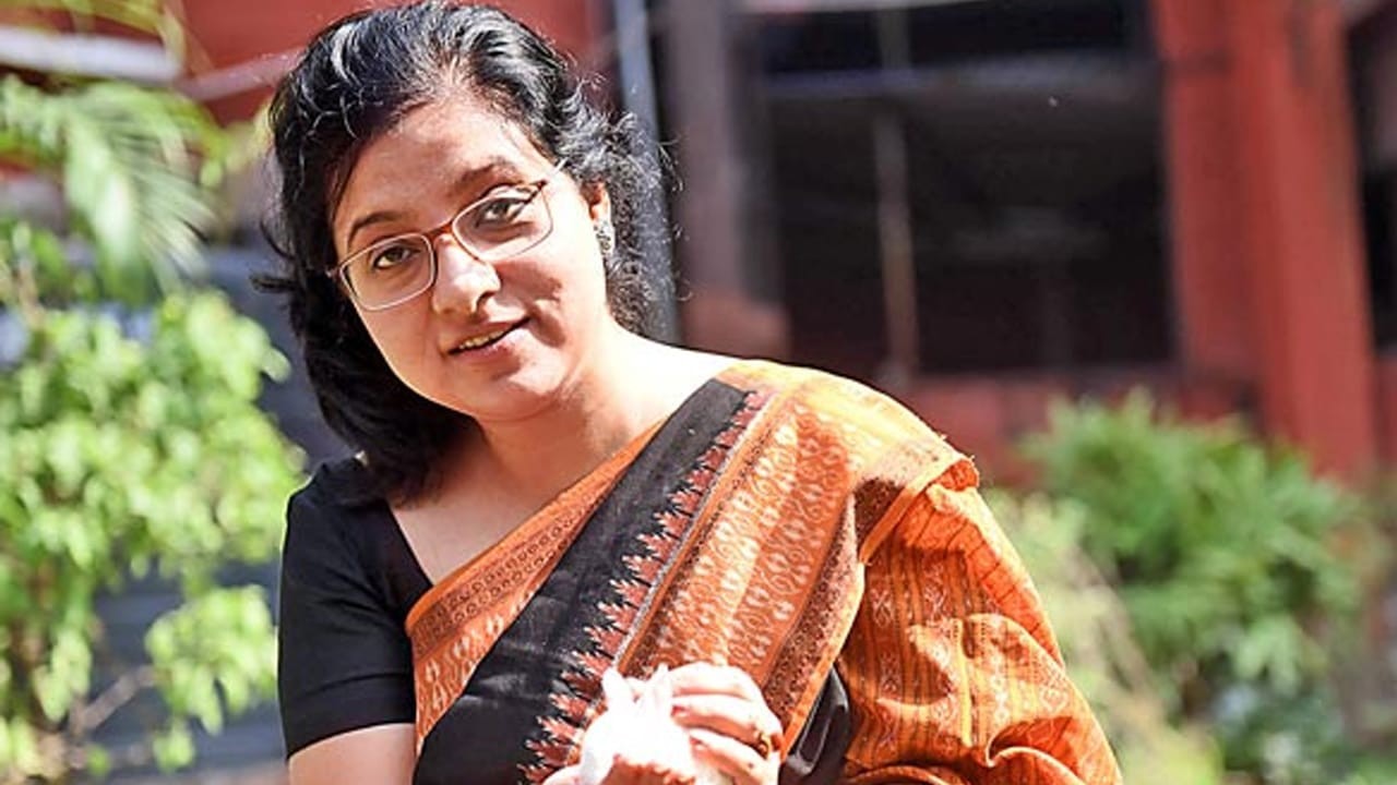 রাজপুত্রের ভূমিকায় সৌরভপত্নী ডোনা!