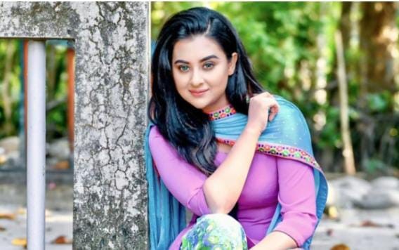 এবার কলকাতার সিনেমায় বুবলী