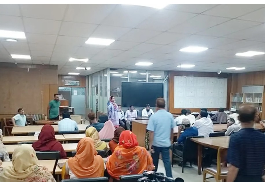 ১ ঘণ্টার কর্মবিরতি সচিবালয়ে কর্মচারীদের