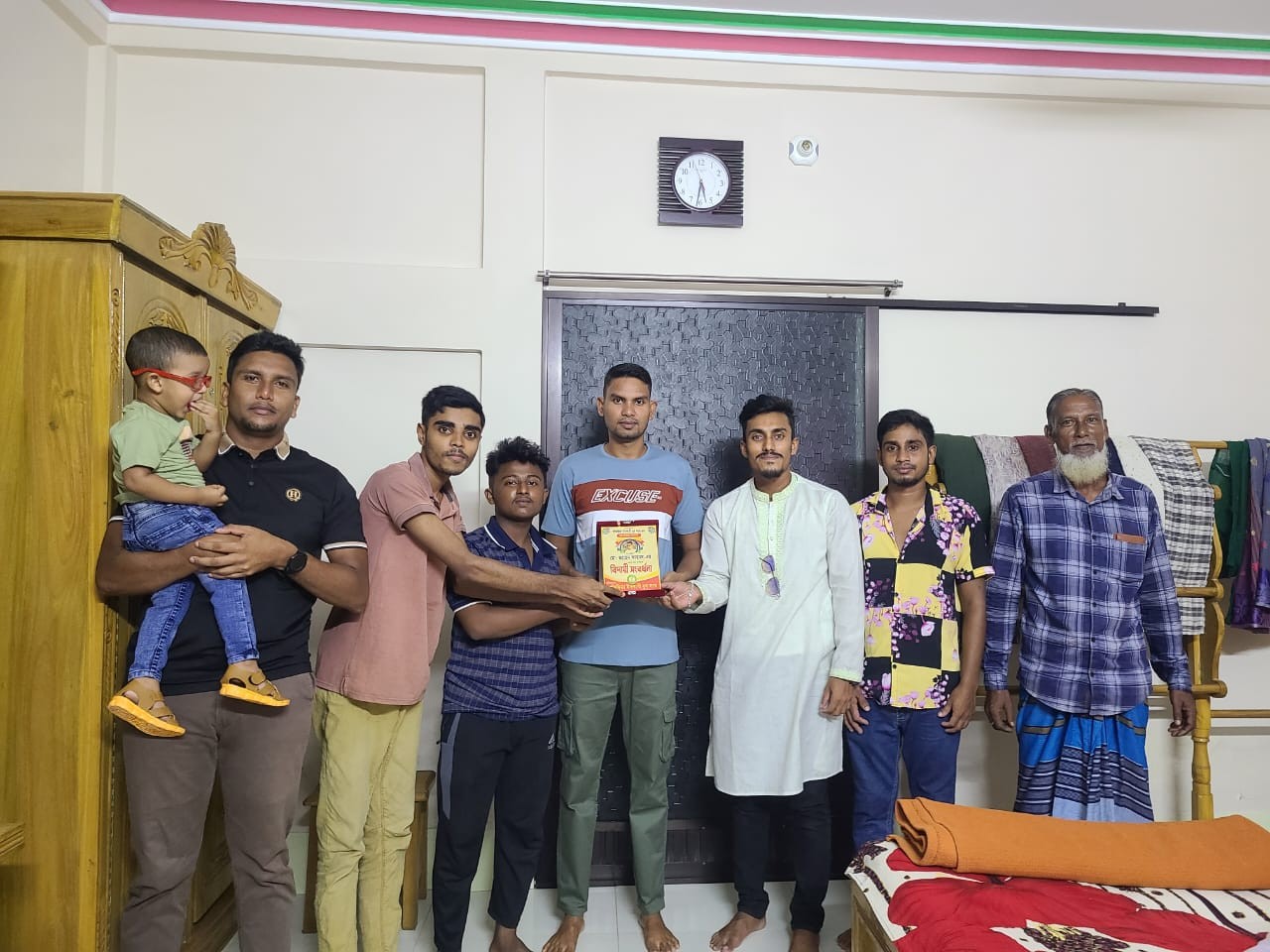 জায়েদ আহমদের প্রবাস ভ্রমন উপলক্ষে সম্মাননা স্মারক প্রদান অনুষ্ঠিত