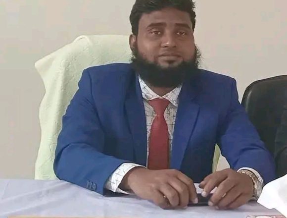 1784544963050 নড়াইলে অফিস সহকারীর ছুরিকাঘাতে প্রধান শিক্ষক আহত অবস্থায় হাসপাতালের চিকিৎসাধীন—