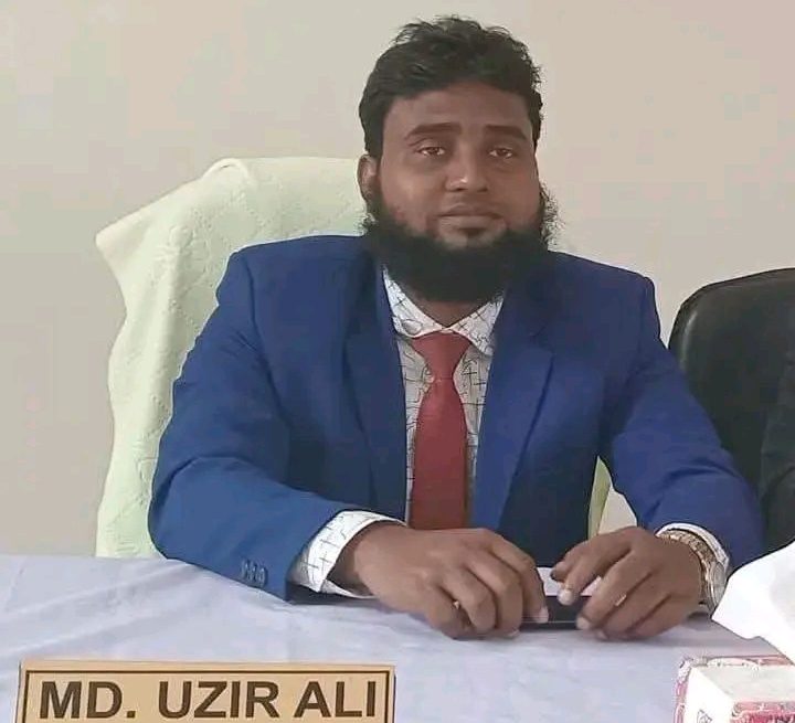 1784544963050 নড়াইলে অফিস সহকারীর ছুরিকাঘাতে প্রধান শিক্ষক আহত অবস্থায় হাসপাতালের চিকিৎসাধীন—