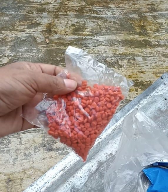 ভাঙ্গায় ৭০০ পিস ইয়াবাসহ দুইজন আটক, গণধোলাই শেষে পুলিশের হাতে সোপর্দ