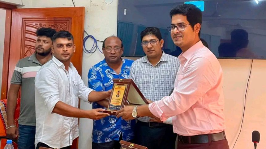 মৎস্য ব্যবস্থাপনায় বিশেষ অবদানে সম্মাননা পেলেন নূর আলম জিকু