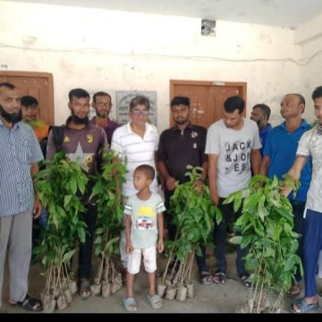 কালিয়ার পহরডাঙ্গা ইউনিয়নে বৃক্ষরোপণ ও চারা বিতরণ কর্মসূচি