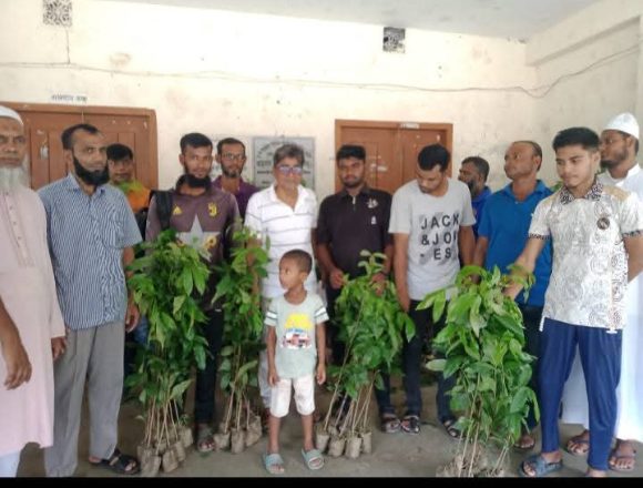 কালিয়ার পহরডাঙ্গা ইউনিয়নে বৃক্ষরোপণ ও চারা বিতরণ কর্মসূচি
